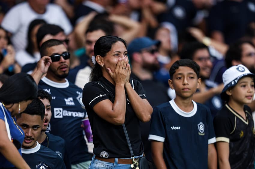 Torcida do Remo acompanha jogo da Série B no Mangueirão (Foto: Fernando Torres / Agif / Gazeta Press)