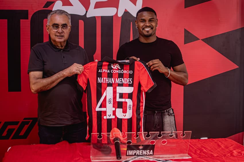 Nathan Mendes, do Bragantino, é anunciado como novo reforço do Vitória (Foto: Victor Ferreira / EC Vitória)