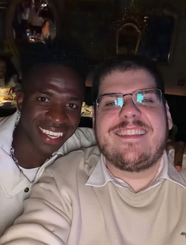 Vini Jr e Casimiro Miguel passaram a virada de ano juntos em 2026 (Foto: Reprodução)