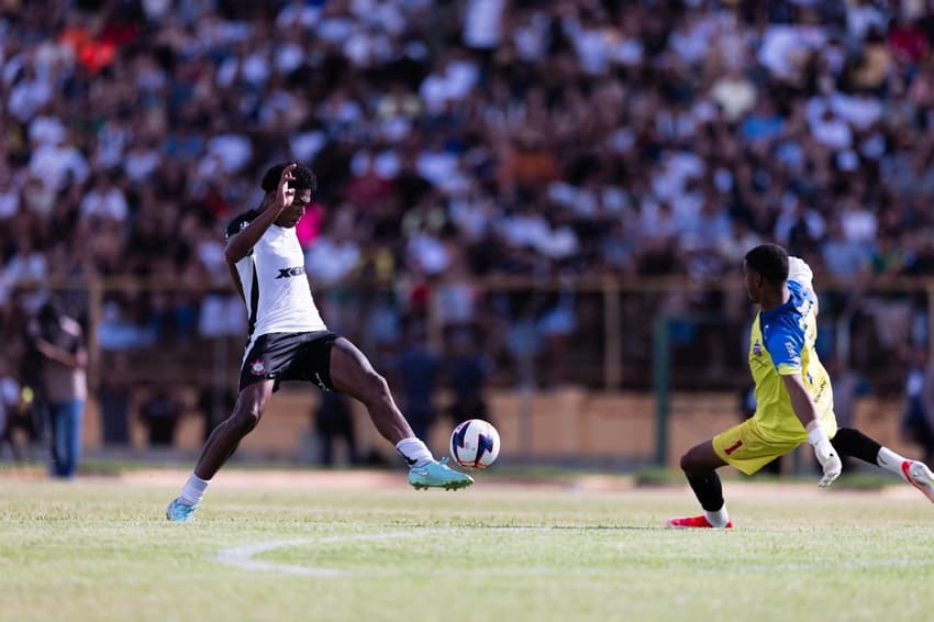 Favela marcou o gol do Corinthians na Copinha