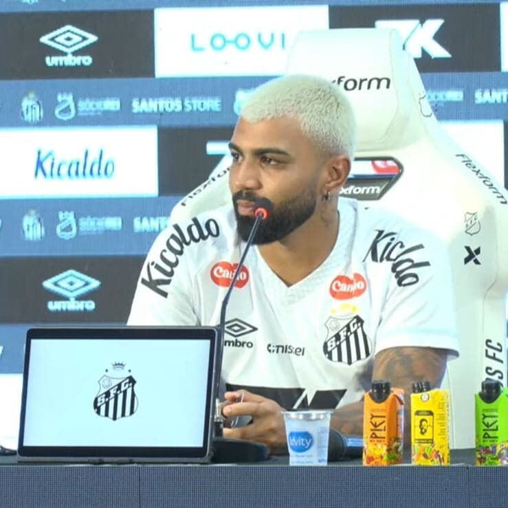 Gabigol em apresentação no Santos (Foto: Reprodução Santos TV)