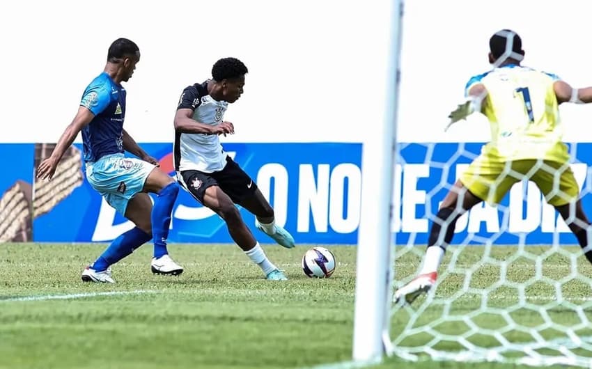Corinthians venceu o primeiro jogo da Copinha (Foto: Fernando Vieira Sa/Agência F8/Gazeta Press)