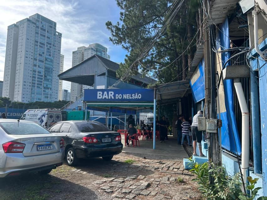 Bar do Nelsão, na frente do Nicolau Alayon