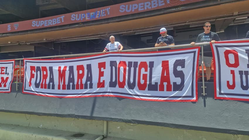 Protesto da torcida do São Paulo no Morumbis (Foto: Reprodução)