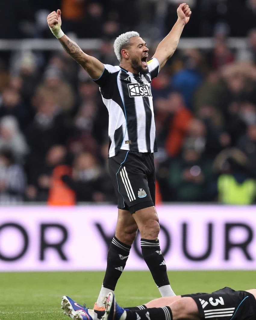 Joelintou marcou na disputa de pênaltis que classificou o Newcastle para a próxima fase da FA Cup (Foto: Reprodução/Newcastle)