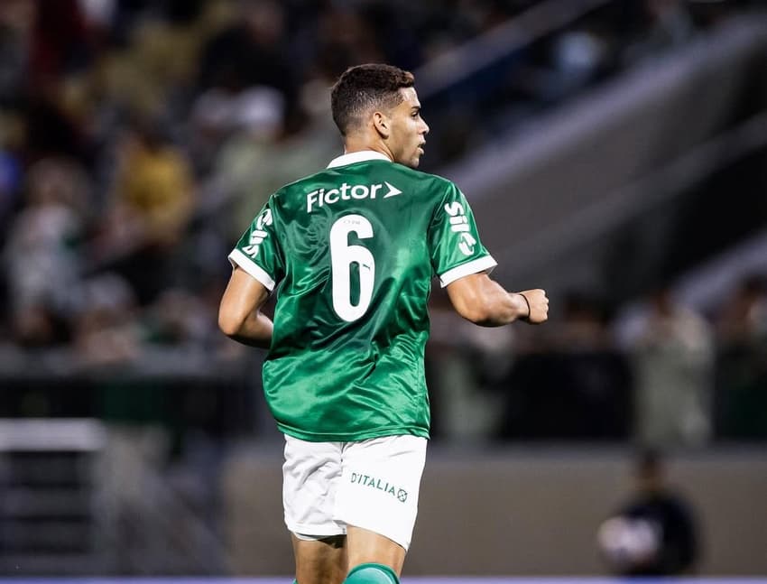 Arthur, lateral-esquerdo do Palmeiras, durante partida da Copinha, na Arena Barueri (Foto: Reprodução / Palmeiras)