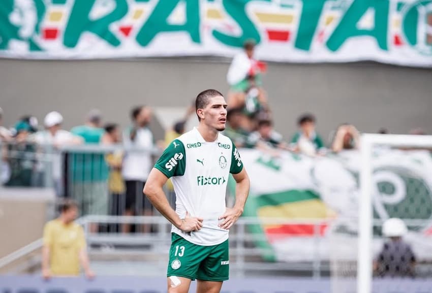 Pimenta, zagueiro do Palmeiras, durante partida da Copinha (Foto: Reprodução)