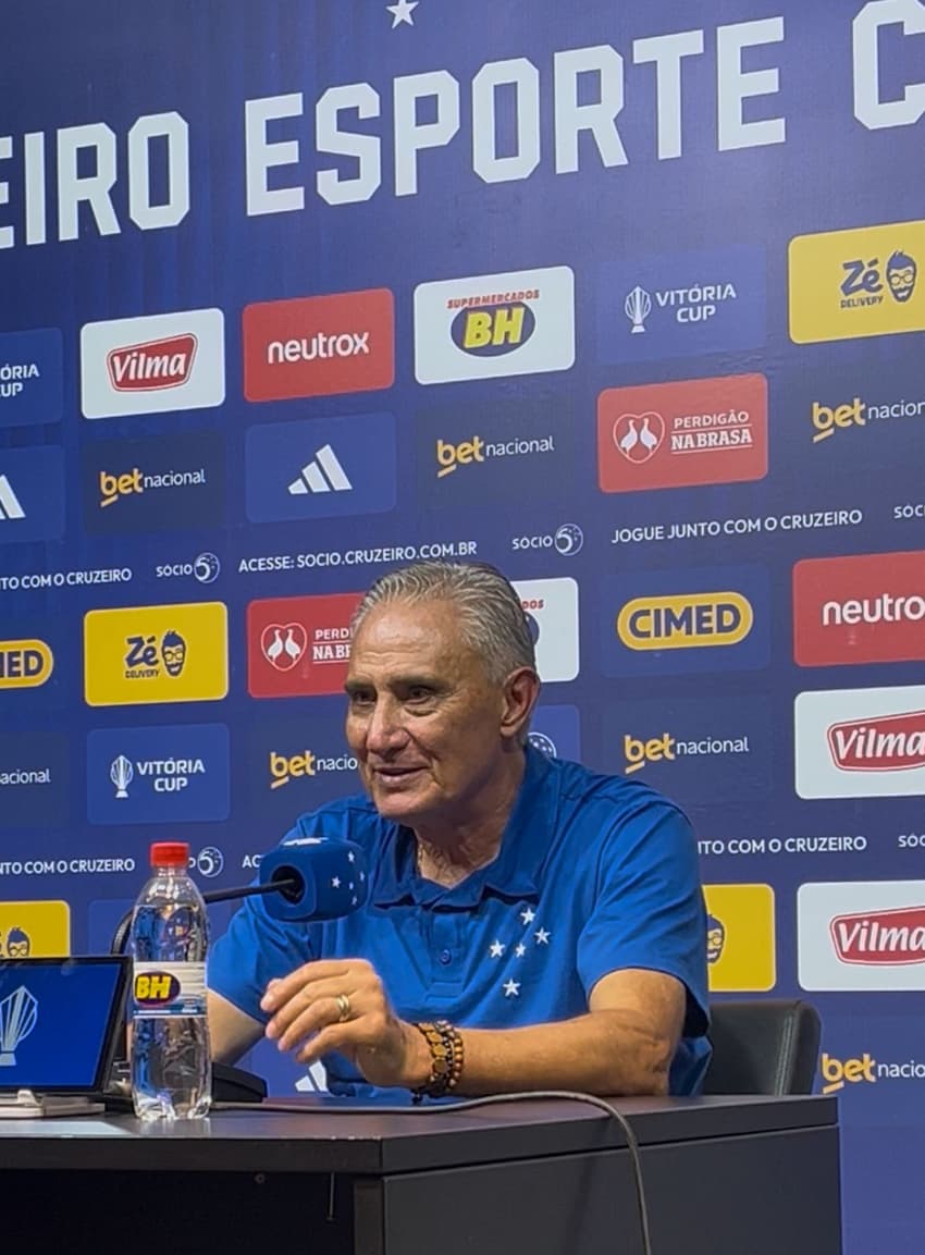 Tite em coletiva (Foto: Eduardo Statuti/Lance!)