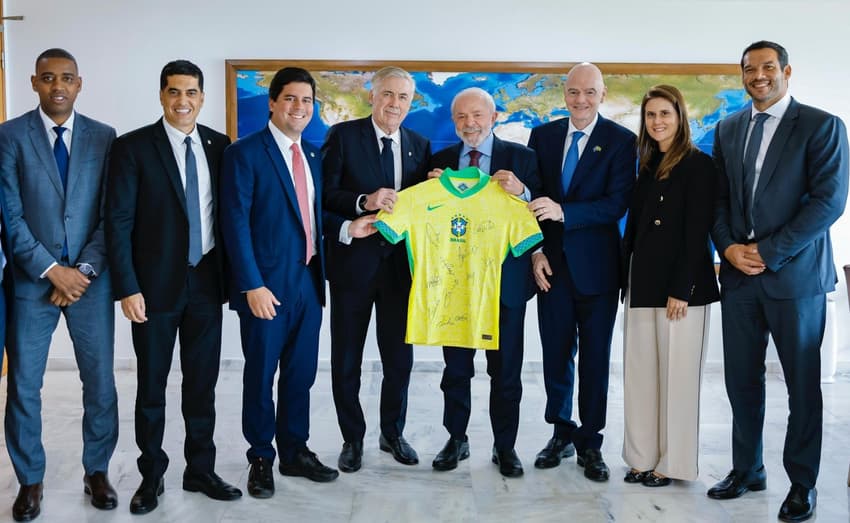 Comitiva da Fifa e da CBF se reúne com Lula (Foto: Ricardo Stuckert/Presidência da República)
