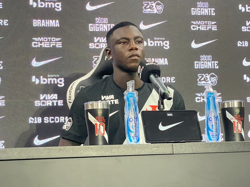 Marino em apresentação do Vasco (Foto: Pedro Cobalea/Lance!)