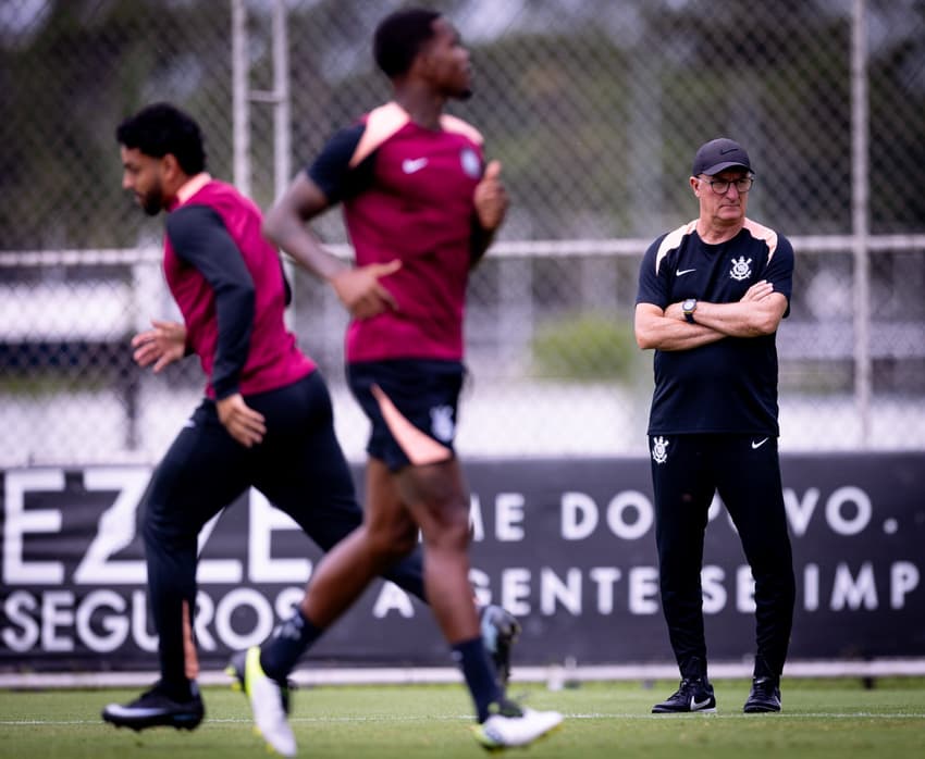 Dorival Jr. durante treino do Corinthians (Foto: Rodrigo Coca/Agência Corinthians)