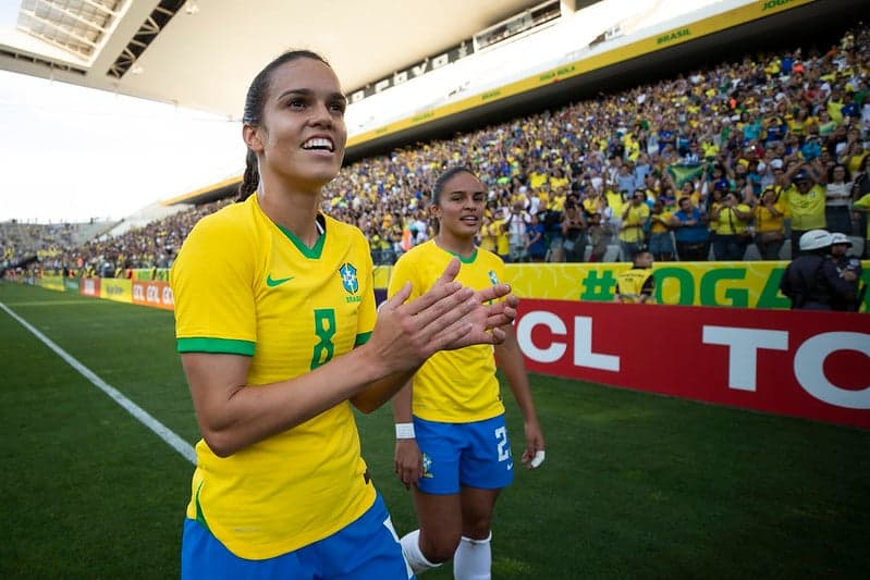 Ana Vitória atuando pela seleção brasileira na Arena Corinthians. (Foto: Lucas Figueiredo/CBF)