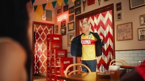 Carlo Ancelotti vai conhecer o carnaval em ação de patrocinadora 