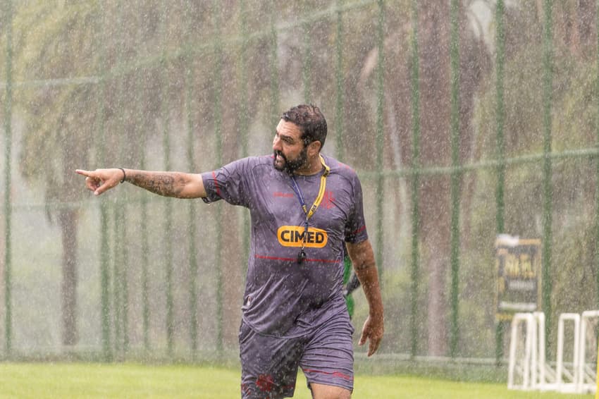 Danilo, técnico do Pouso Alegre (Foto: Divulgação Pouso Alegre)