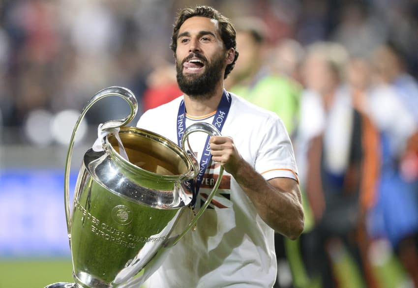 Álvaro Arbeloa, do Real Madrid, comemora o título da Champions League 2013/14 (Foto: Franck Fife/AFP)