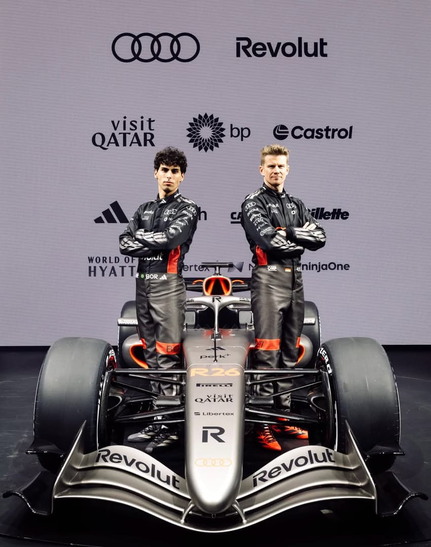 Gabriel Bortoleto e Nico Hulkenberg, durante evento de lançamento da Audi