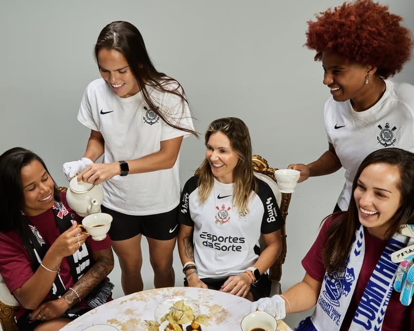 Ensaio fotográfico da campanha Brabas in London, com atletas do time feminino do Corinthians. (Foto: Gael Oliveira / Thinkers Management)