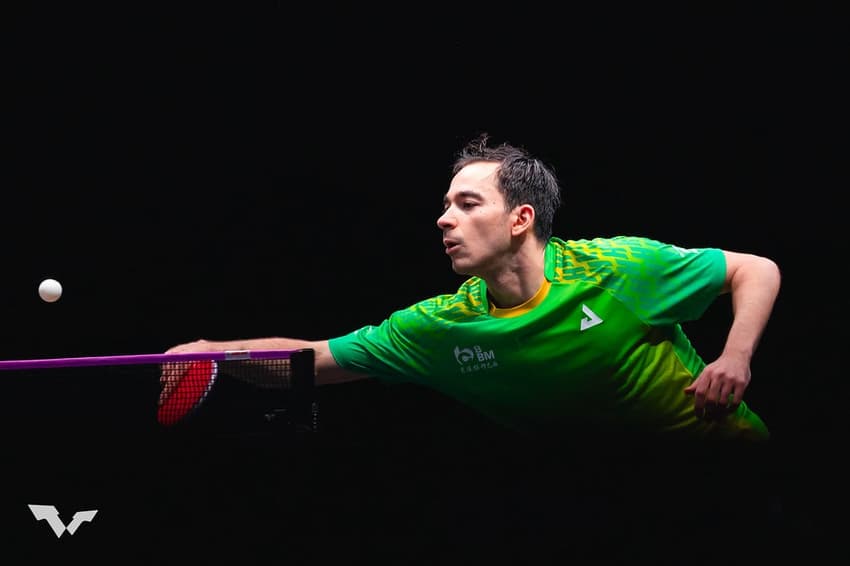Hugo Calderano durante a estreia no WTT Champions de Doha