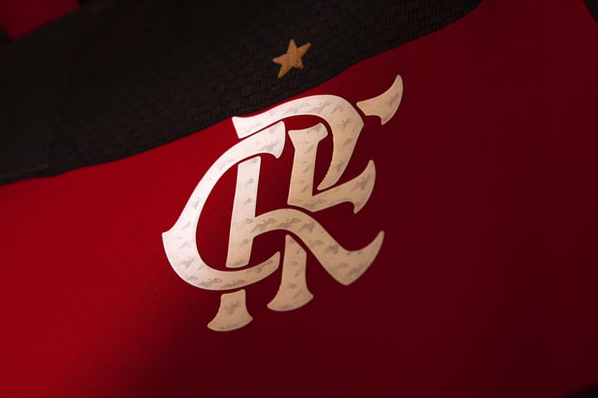 Detalhes dos urubus no escudo do Flamengo (Foto: Divulgação/Adidas/Flamengo)