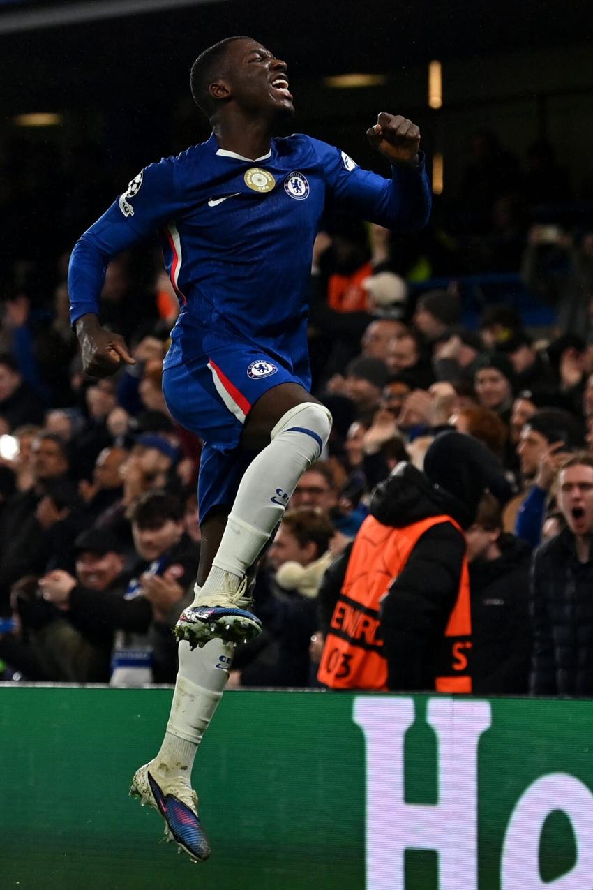 Pela Champions League, o Chelsea venceu o Pafos por 1 a 0 (Foto: Glyn KIRK / AFP)