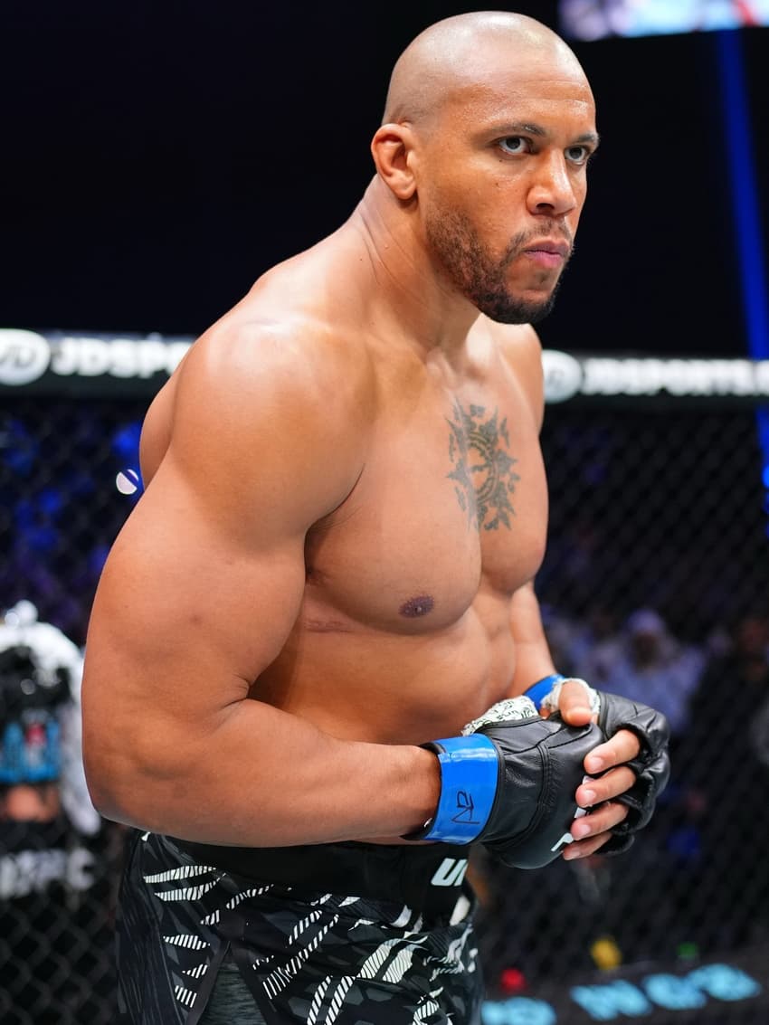 Ciryl Gane seria desafio para Poatan no UFC (Foto: Reprodução Instagram ciryl_gane)