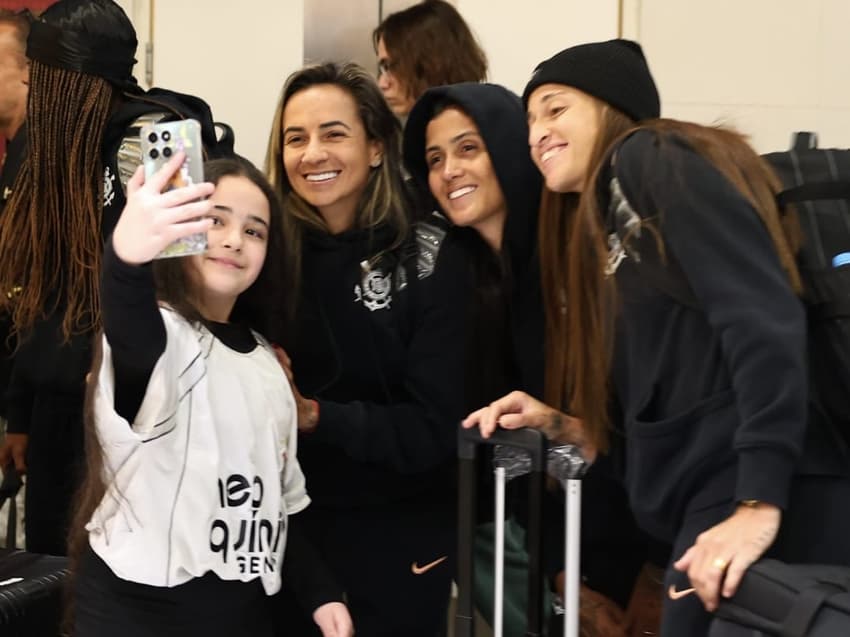 Corinthians desembarca em Londres para disputa da Copa dos Campeões. (Foto: Rodrigo Gazzanel / Corinthians)