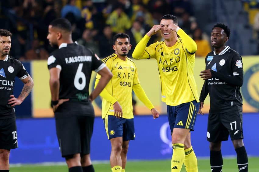 Cristiano Ronaldo reage durante partida do Al-Nassr contra o Al-Shabab (Foto: Fayez Nureldine/AFP)