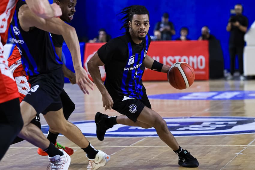 David Sloan em ação no Pinheiros x Paulistano pela Copa Super 8 (Foto: RICARDO BUFOLIN / ECP)