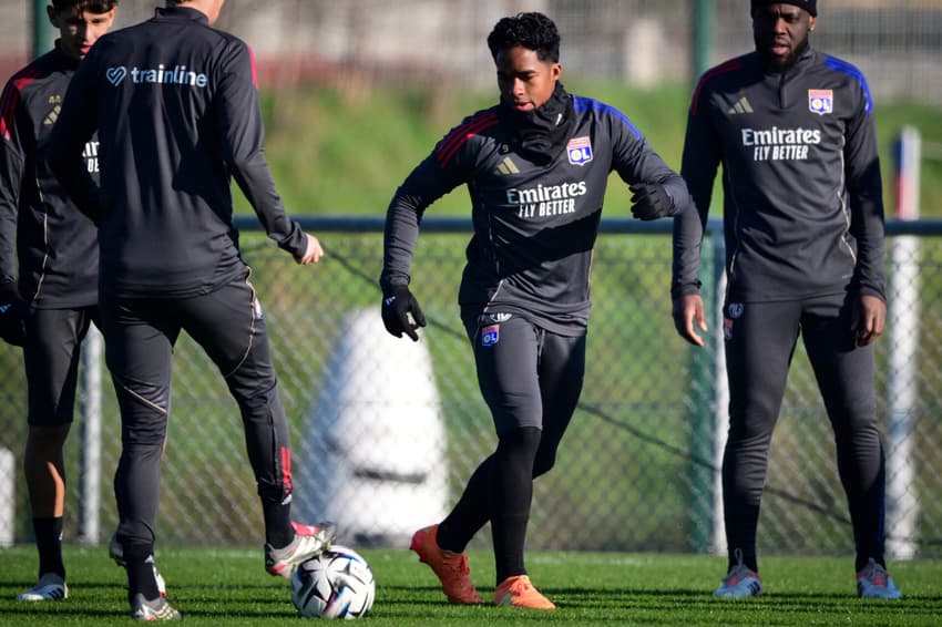 Jogos de hoje: Endrick participa de treino pelo Lyon no centro de treinamento do Groupama OL, em Décines-Charpieu (Foto: Olivier Chassignole/AFP)