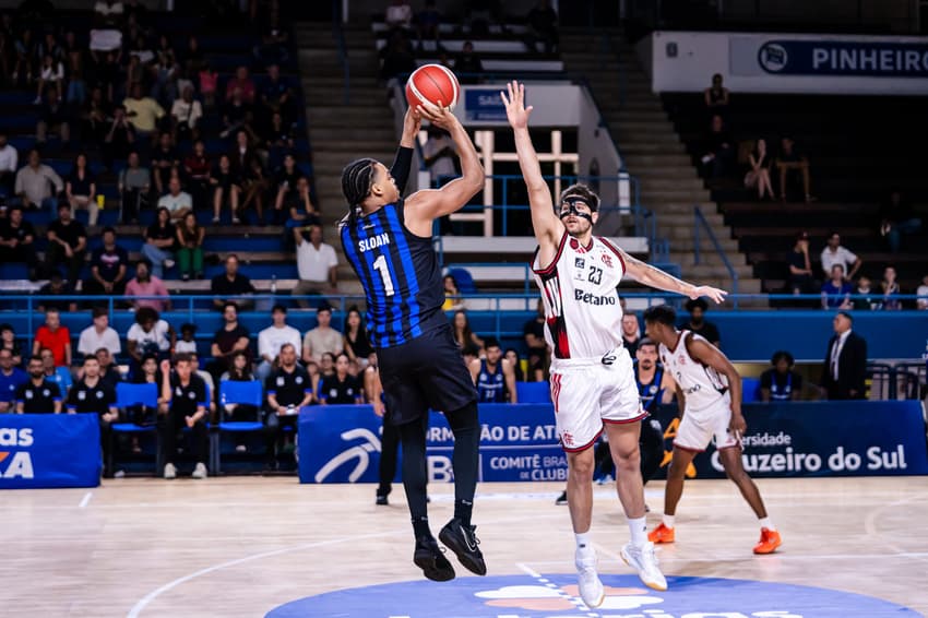Pinheiros derrotou o Flamengo no primeiro turno do NBB (Foto: Fernanda Georges/ECP)