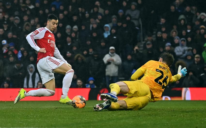Gabriel Martinelli marcou três gols na vitória do Arsenal sobre o Portsmouth na Copa da Inglaterra (Foto: Glyn KIRK / AFP)