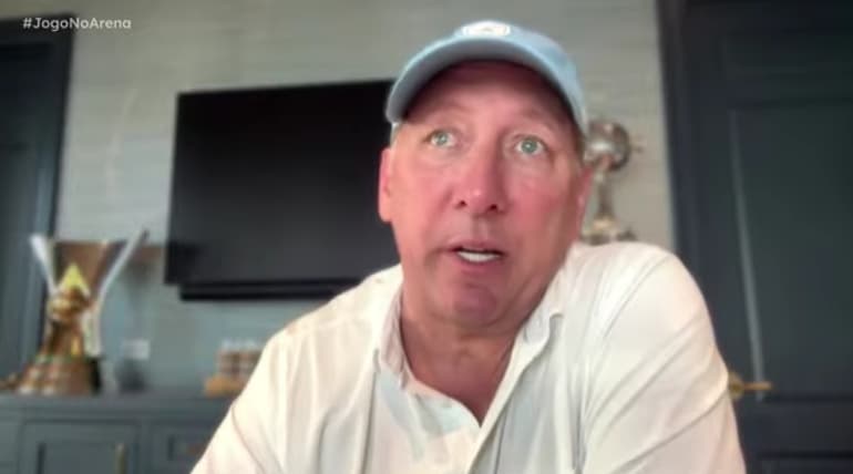 John Textor, dono da SAF do Botafogo, em live (Foto: Reprodução)