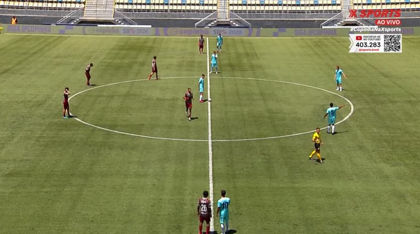 Fluminense iniciou o jogo com uniforme tricolor (Foto: Reprodução/ X Sports)