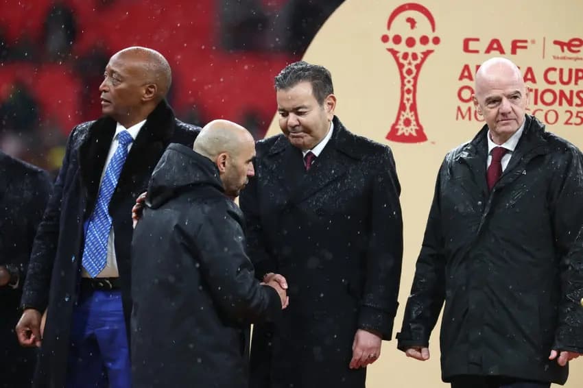 Walid Regragui após o apito final da decisão entre Senegal x Marrocos (Foto: FRANCK FIFE / AFP)