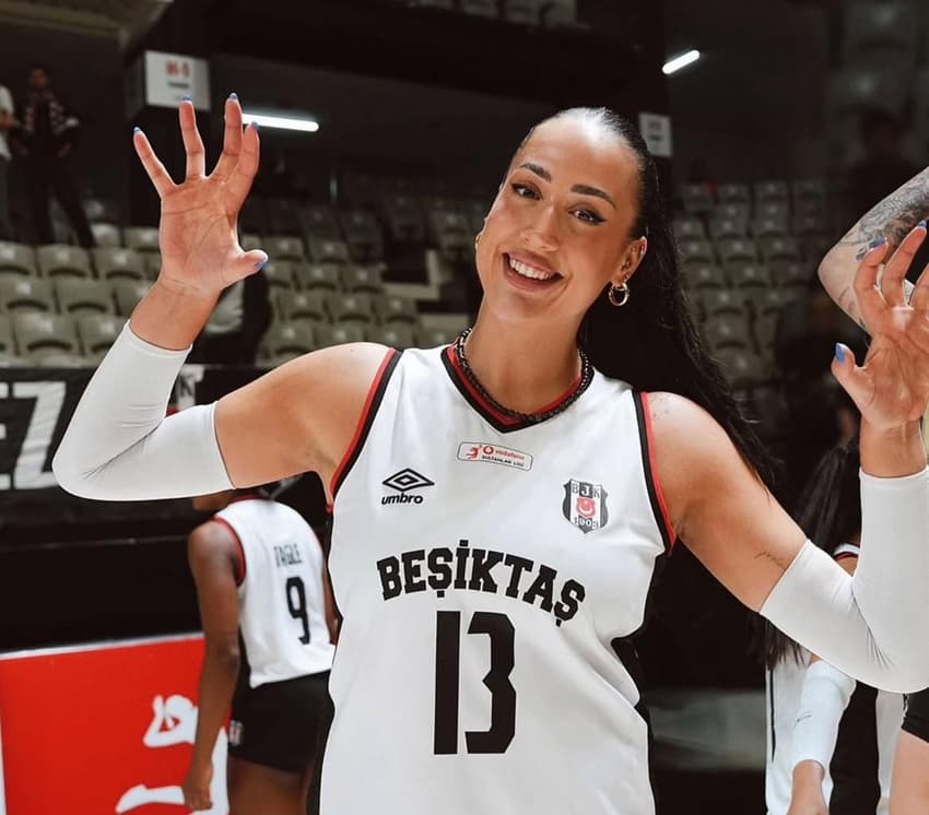 A jogadora de vôlei Zeynep Sude Demirel do Besiktas (Foto: Instagram Volleyball World)