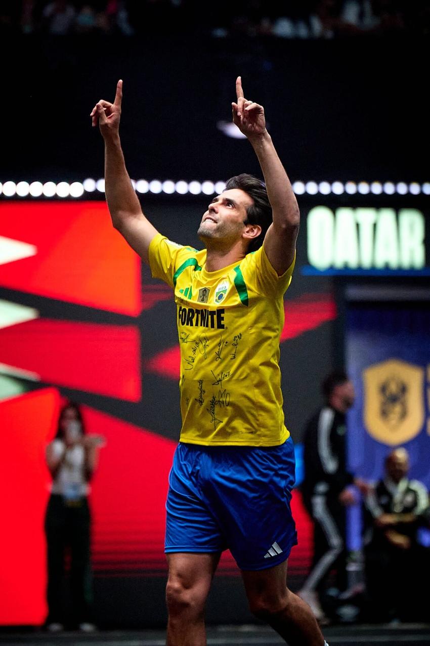 Kaká comemora gol de pênalti na Kings World Cup (Foto: Reprodução)