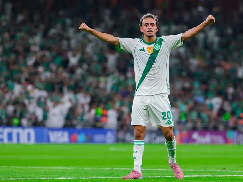 Matheus Gonçalves em ação pelo Al-Ahli (Foto: Talal Alfandi / Al-Ahli)