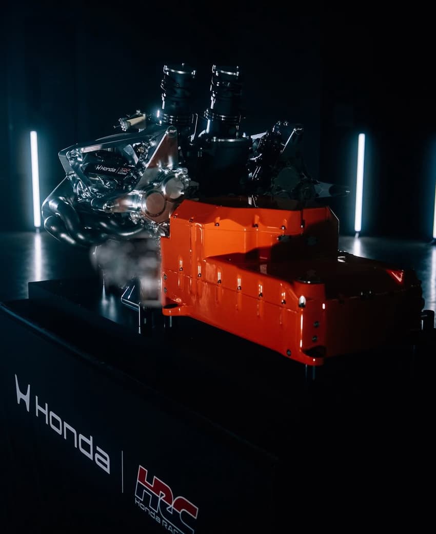 Aston Martin publica foto do novo motor da Honda para F1 2026 (Foto: Reprodução)