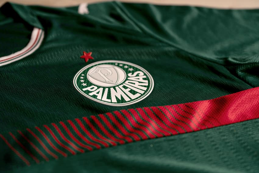 Detalhe do escudo do Palmeiras no novo uniforme (Foto: Palmeiras/Divulgação)