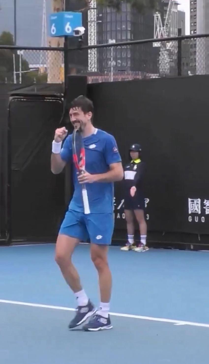 Ofner comemora vitória no Australian Open antes da hora (Foto: Reprodução)