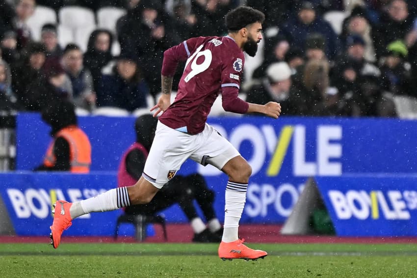 Pablo Felipe em estreia pelo West Ham na Premier League (Foto: Ben STANSALL / AFP)