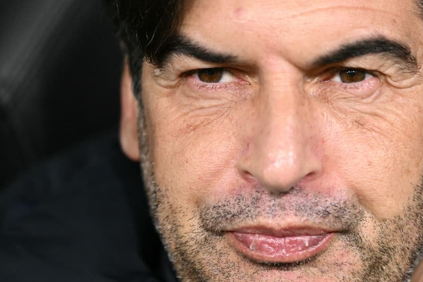 Endrick: O técnico português do Lyon, Paulo Fonseca, observa do banco durante partida da fase de grupos da Europa League entre Young Boys e Lyon, em Bern, em 22 de janeiro de 2026. (Foto: Sébastien Bozon/AFP)