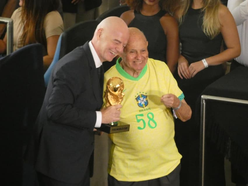 Homenagens da Fifa para os campeões mundiais pela Seleção (Foto: Lucas Bayer/Lance!)