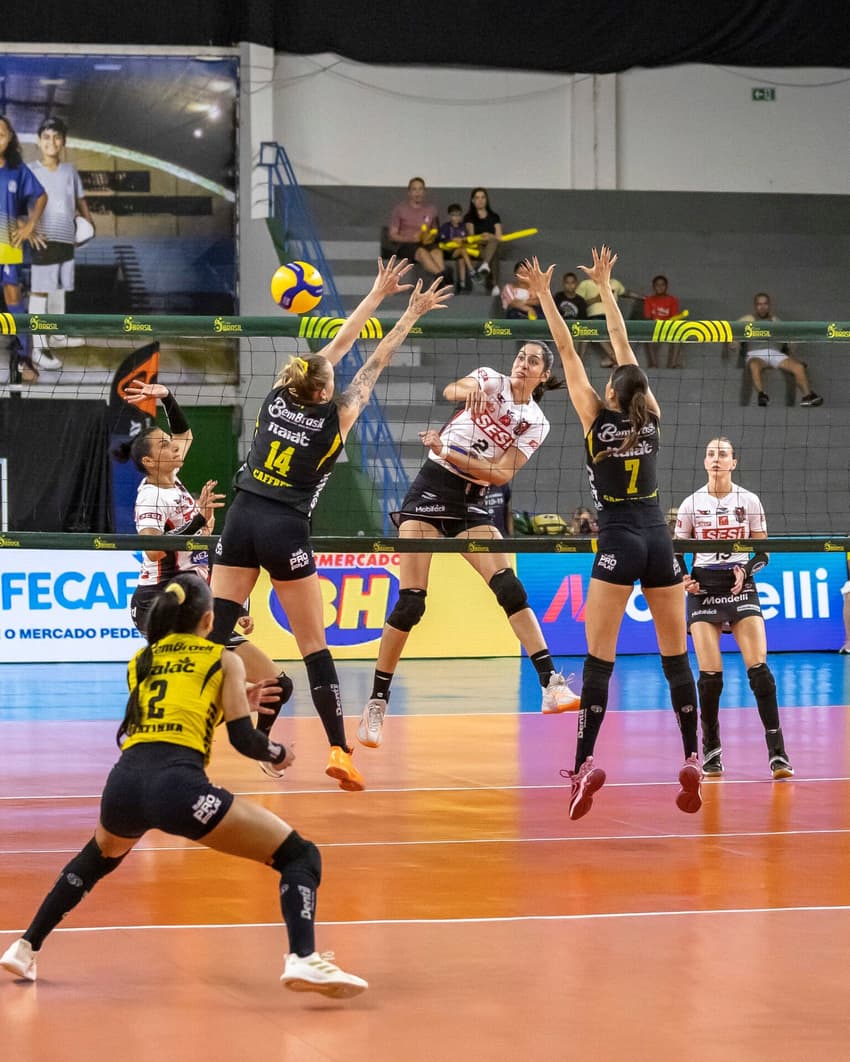 Praia Clube e Sesi Bauru disputaram as quartas da Copa Brasil feminina de vôlei