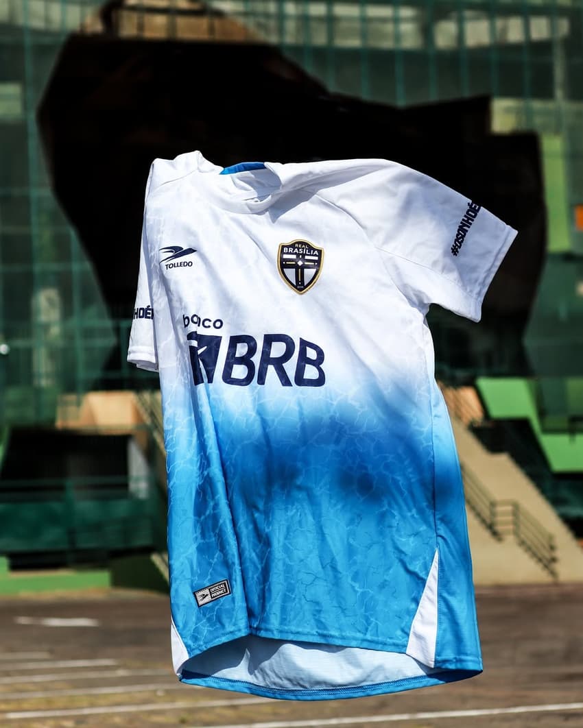 Camisa do Real Brasília com patrocínio do BRB. (Foto: Real Brasília/Divulgação)