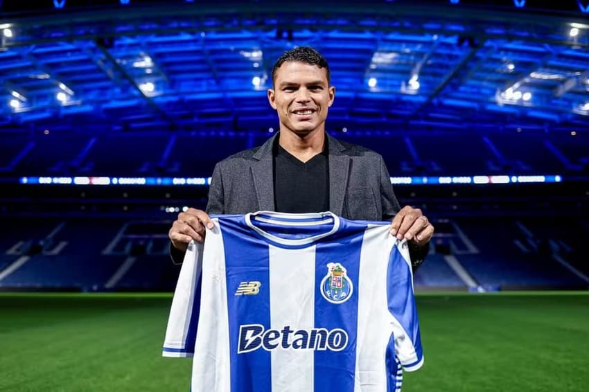 Thiago Silva anunciado pelo Porto (Foto: Divulgação/Porto)