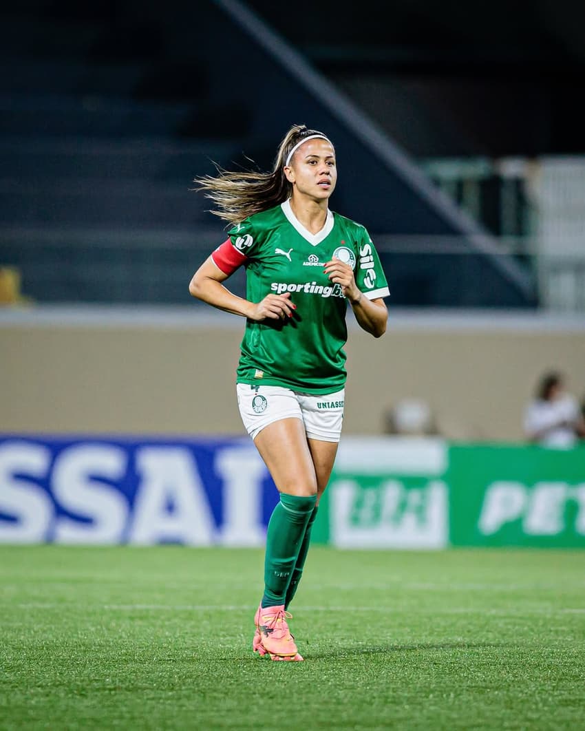 Gi Campiolo durante jogo do Palmeiras em 2025. (Foto: Reprodução/redes sociais)