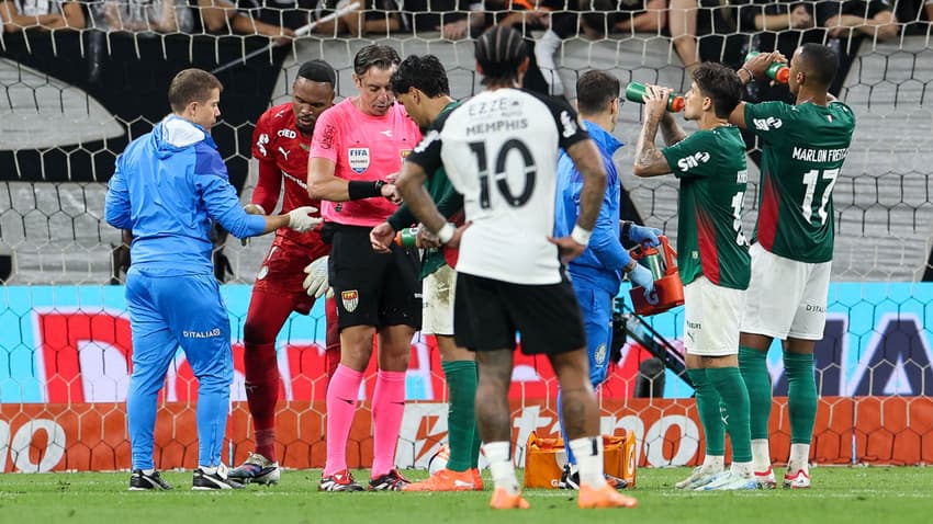 Memphis Depay contra o Palmeiras (Foto: Cesar Greco/Palmeiras)