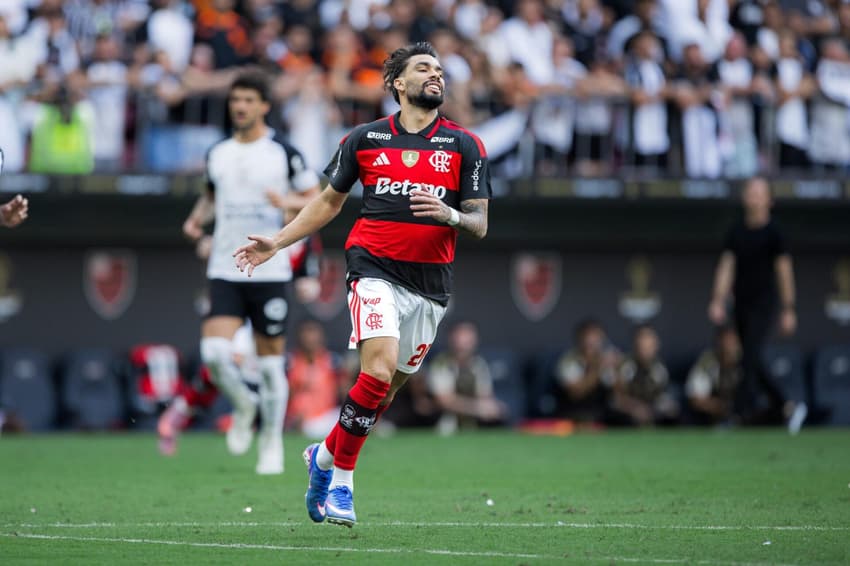 Paquetá em reestreia pelo Flamengo contra o Corinthians (Foto: Diogo Neves De Carvalho/W9 PRESS/GAZETAPRESS)