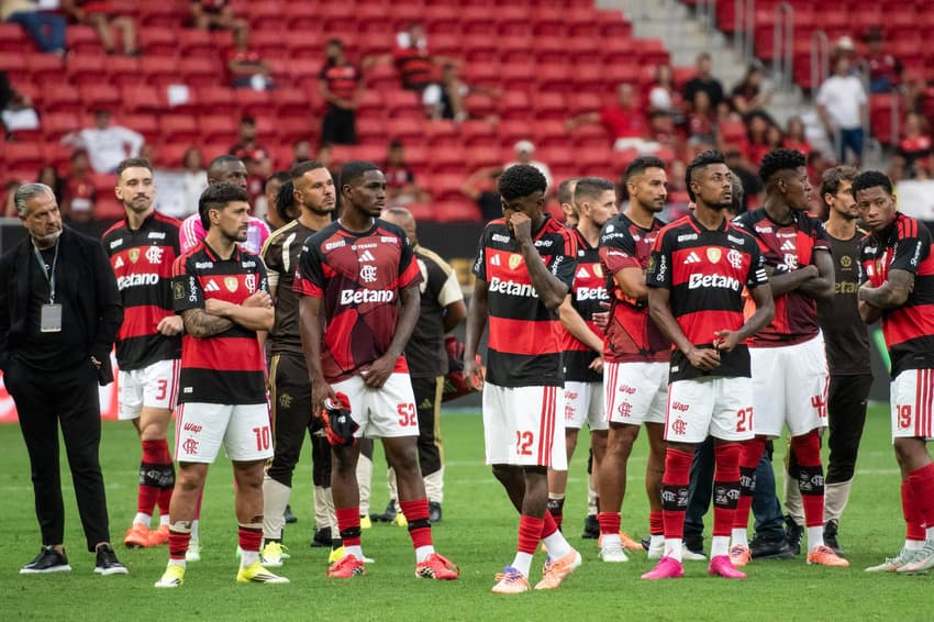 Jogadores do Flamengo após a derrota para o Corinthians na final da Supercopa Rei (Foto: DELMIRO DOS SANTOS JUNIOR/MOCHILA PRESS)